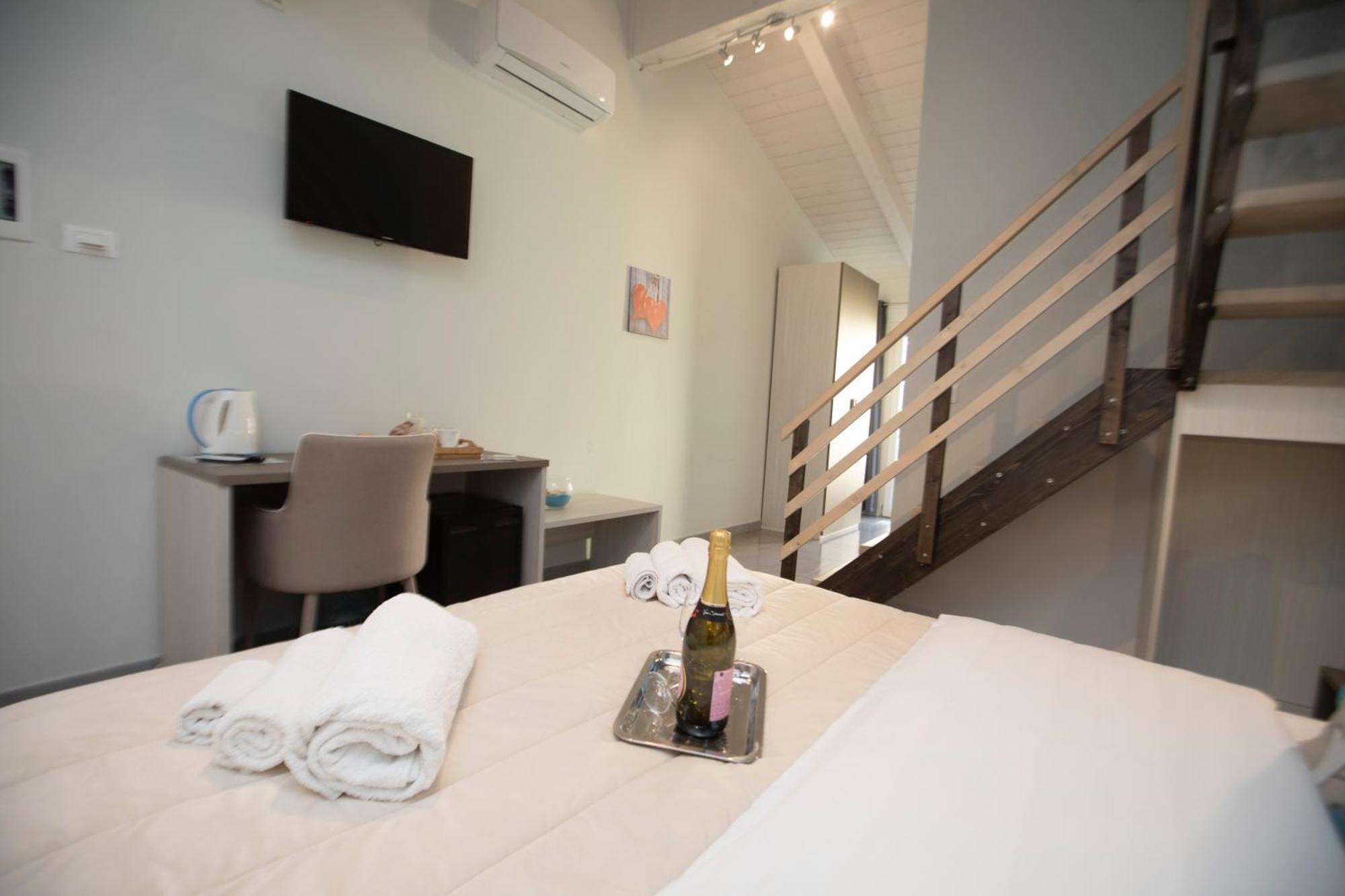 La Perla Amantea - Rooms & Apartaments Ngoại thất bức ảnh