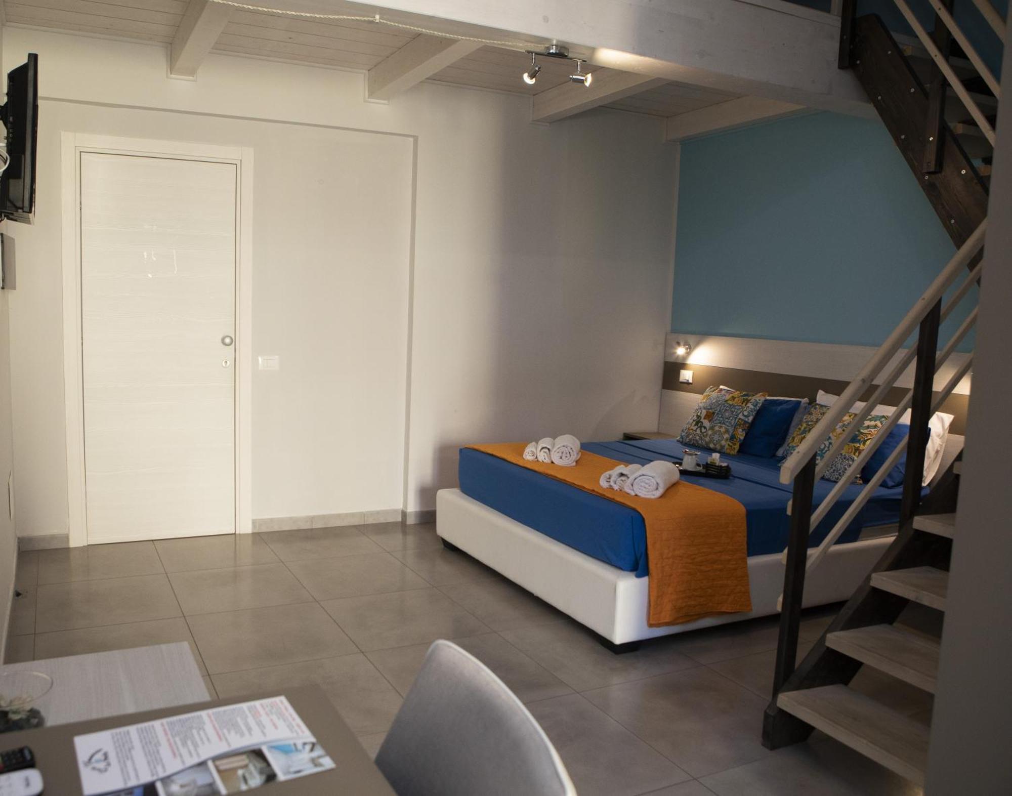 La Perla Amantea - Rooms & Apartaments Ngoại thất bức ảnh