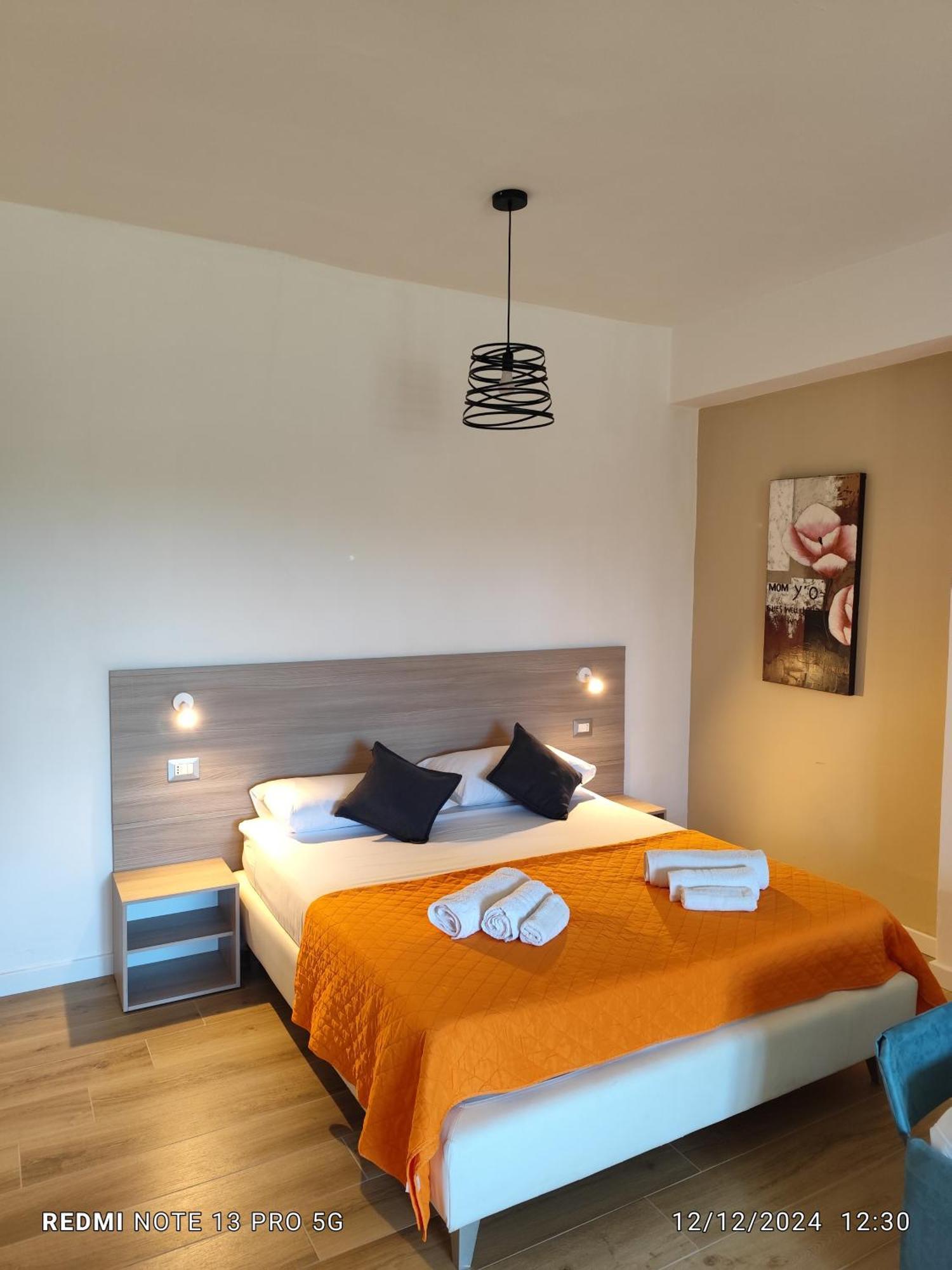 La Perla Amantea - Rooms & Apartaments Phòng bức ảnh